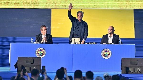 Sezon başında Fenerbahçe ile sözleşme imzalayan Mourinho, şu ana kadar bekleneni tam olarak veremedi.