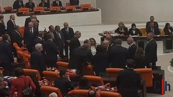 “Başka anlamlar çıkarılmamalıdır. MHP bir adım atmazsa başkalarından da adım beklenmez. Gerginlik yaratmanın gereği yoktur."