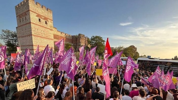 "Bunlar daha çok yaşanacak. Toplum, bir kadın ses çıkardığında dinleyin."