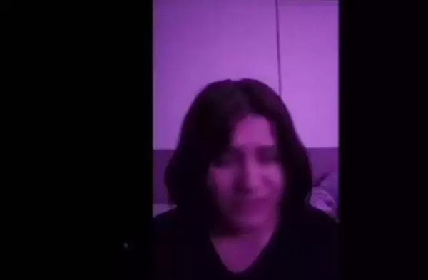 Sosyal medyadan bir video paylaşan küçük bir kız, sahte ihbarlar ve şantajlarla kendisine zorla eylemlerde bulundurulduğunu söyledi.