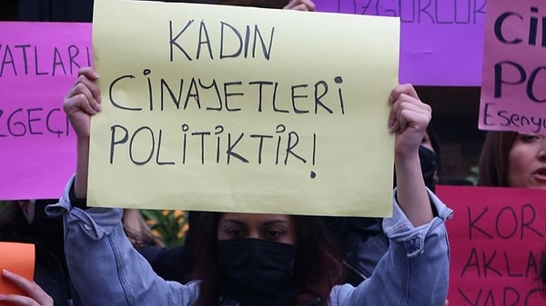 Geçtiğimiz günlerde 19 yaşında iki kadının vahşice öldürülmesinin ardından tepkiler artarak devam ediyor.