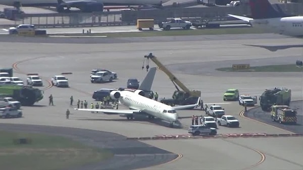 A Boeing 737-900 aircraft traveling from Salt Lake City, Utah, to Portland, Oregon, was forced to return to Salt Lake City due to pressure issues!