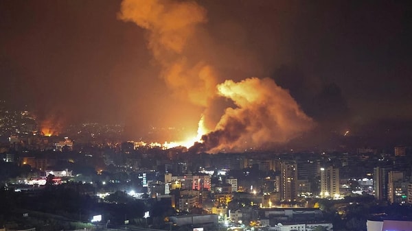 Lübnan resmi ajansı NNA'nın haberinde, İsrail savaş uçaklarının Beyrut'un güneyindeki Dahiye bölgesine 30'dan fazla hava saldırısı düzenlediği ve bu gece saatlerinde İsrail'in bu bölgeye yönelik en şiddetli saldırılarını gerçekleştirdiği belirtildi.