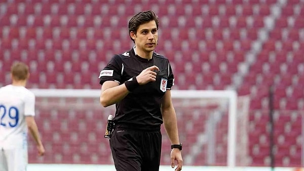 Mehmet Türkmen son dönemde isminden söz ettiren hakemlerin başında geliyor. Mourinho'dan da övgüler alan hakem için Aydınus önemli bir iddia ortaya attı.