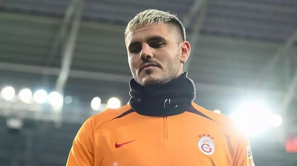 Son dönemde alınan sonuçlar ve kişisel seyahatleri, Icardi'yi eleştirilerin odağına yerleştirdi.