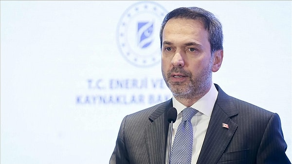 Enerji ve Tabi Kaynaklar Bakanı Alparslan Bayraktar, Ankara’da gazetecilerle bir araya geldi.