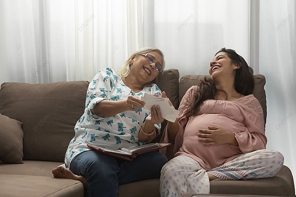 Gebelikte artan progesteron hormonu mesane kasları üzerinde de etki yapar. Bu hormon mesanenin alt kısmında bulunan sfinkterleri gevşeterek idrar tutma yeteneğini azaltabilir.