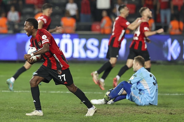 Süper Lig'deki son maçında Gaziantep FK'ya konuk olan Beşiktaş, yediği son dakika golüyle deplasmandan bir puanla dönmüştü.