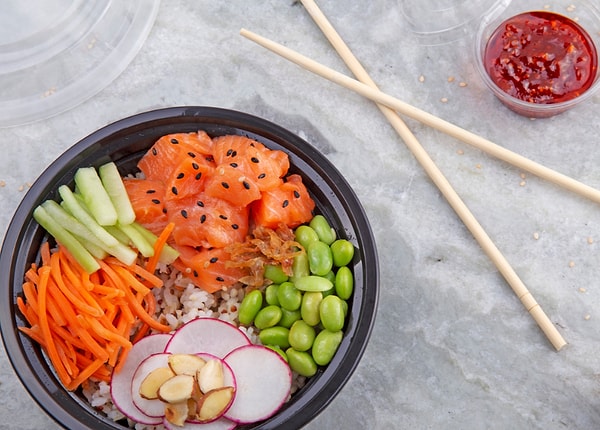 Çin kültüründe, chopsticklerle yiyeceğin her parçasını ayrı ayrı tatmanın daha hassas bir yemek deneyimi sunduğuna inanılır.