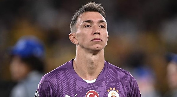 Uruguaylı kaleci Fernando Muslera, Uruguay 3. Lig'inde mücadele eden Sportivo Bella Italia'yı satın aldığı haberleriyle daha yeni gündeme gelmişti. Muslera'nın şimdi de 266 bin dolara Uruguay'da bir sokak satın aldığı ortaya çıktı.