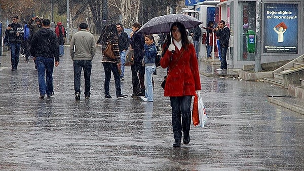 Marmara'ya kuvvetli yağış, Doğu Anadolu'ya kuvvetli rüzgar uyarısı.