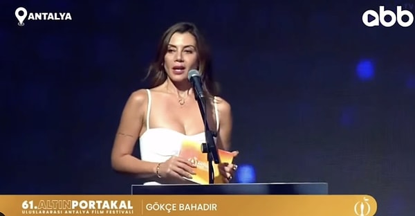 “Öyle iki kadın vardı ki, biz o iki kadına da ödül vermeyi çok istedik. O yüzden bu dalda iki ödülümüz olacak" diyen jüri üyesi Gökçe Bahadır şöyle devam etti: