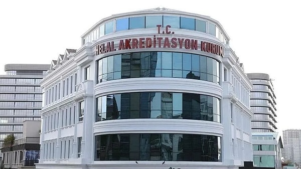 Helal Akreditasyon Kurumu (HAK), Tarım ve Orman Bakanlığı tarafından numune alma ve analiz işlemlerinin gerçekleştirildiği tarihte Köfteci Yusuf'un, HAK akreditasyonu ile düzenlenmiş herhangi bir belgesi bulunmadığını bildirdi. Açıklamada şu ifadeler yer aldı: 👇