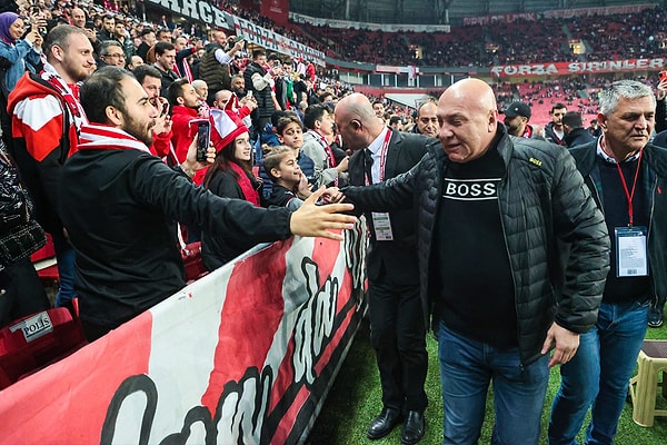 Fenerbahçe maçı öncesinde Samsunspor'un 22 Aralık 1985'te Fenerbahçe'yi konuk ettiği ve 4-0 galip ayrıldığı mücadeleyi hatırlatan Yüksel Yıldırım, Fenerbahçelileri kızdıracak bir açıklama yaptı.