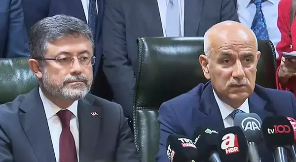 "Bu sefer eski bakanın korumaları arıyorlar. Nerede o araba falan filan diye bulamıyorlar. Ardından Vahit Kirişçi yeni bakanı arıyor küfür kıyamet arabamı ne yaptınız diye."