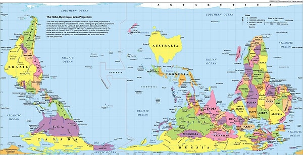 Eski Yüksek Almanca’da "Ostarreich" olarak bilinen bu isim "doğu krallığı" anlamına geliyor. Modern Almancada ise "Österreich" olarak anılıyor. "Öst" kelimesi pek çok ülkeye "Aust" olarak geçerken, telaffuz olarak da kolaylık sağlıyor.