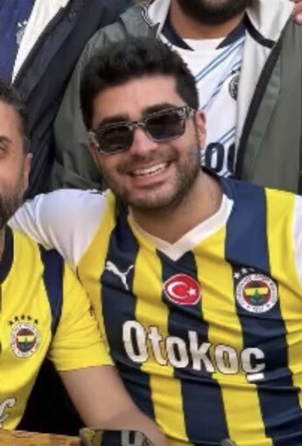 Dizinin çekimleri geriden geldiği için Güngör, Fenerbahçe'nin Süper Lig’de Kasımpaşa’yı 2-1 mağlup ettiği maçta sesini kısmış olabilir.