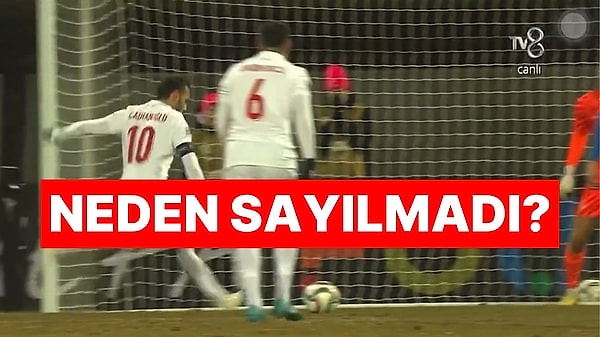 A Milli Futbol Takımı'nın İzlanda'ya konuk olduğu maçta, Hakan Çalhanoğlu'nun penaltıdan bulduğu gol, hakem tarafından iptal edildi. Kararın nedeni ise merak konusu oldu.