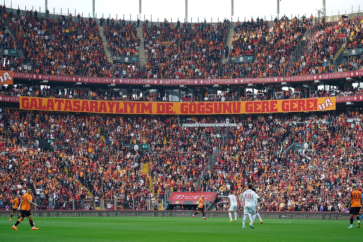 Cimbom Ne Demek? Galatasaray'ın Efsane Sloganı Cimbom'un Hikayesi!