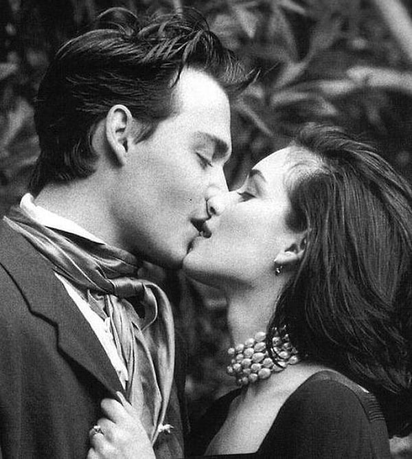 6. Johnny Depp ve Winona Ryder'in Vogue dergisi için çekildikleri fotoğraf.