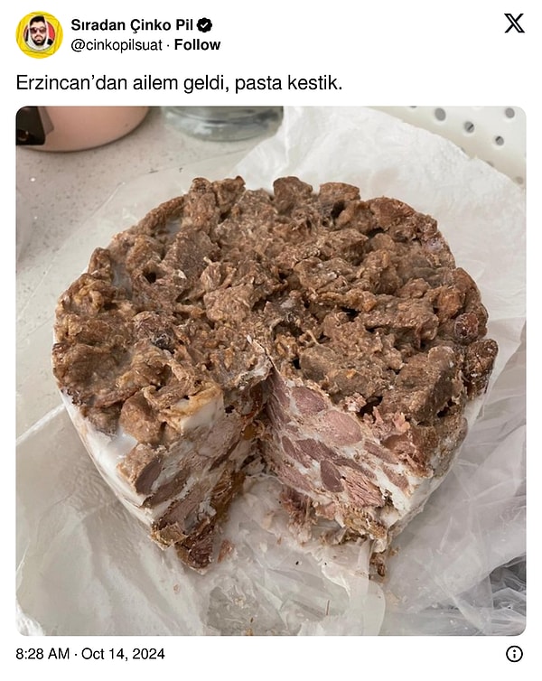 Erzincanlı ailesiyle kestiği bu pasta ise sosyal medyada gündem oldu.