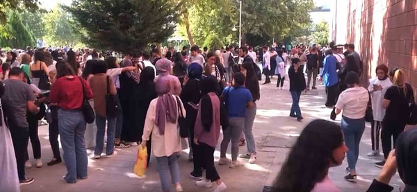 İçişleri Bakanı Ali Yerlikaya, sosyal medya hesabından yaptığı açıklamada, "Malatya'nın Kale ilçesinde 5,9 büyüklüğünde meydana gelen depremde AFAD ve ilgili kurumlarımızın tüm ekipleri saha taramalarına başladı" diye yazdı.