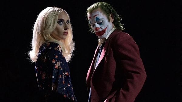 Hem sinema eleştirmenleri hem de izleyenler 2019 yapımı Joker'in devamı niteliğindeki olan filmi yerden yere vurdu. Bunun başlıca nedeniyse filmin müzikal türünde olması...