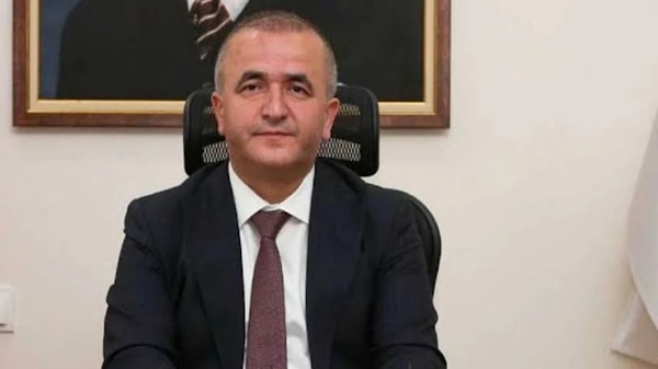 Elazığ Valisi Numan Hatipoğlu ise depremde 94 kişinin yaralandığını korku ve panik kaynaklı olarak iki kişinin durumunun ise ağır olduğunu duyurdu.