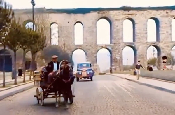 1959 yılında İstanbul’da çekilmiş görüntüler yapay zeka ile renklendirildi.