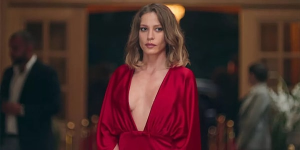 Başrolünde Serenay Sarıkaya'nın yer aldığı Kimler Geldi Kimler Geçti, 2. ve 3. sezon onayını almayı başarmıştı.