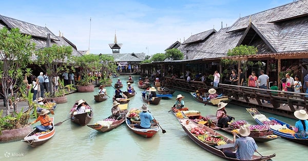 Son sorudayız! Tayland ile özdeşleşen “Floating Market” (Yüzen Pazar) kültürü nereden geliyor diye sorsak?