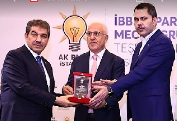 Hatta Esenler Belediye Başkanı Teyfik Gürsu ve Murat Kurum tarafından kendisine bir plaket de layık görülmüş.