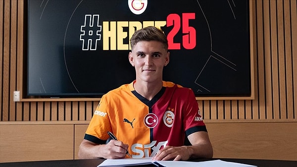 Dört isimden gelen olumsuz cevabın ardından Galatasaray da transfer listesinde beşinci sırada yer alan Elias Jelert'i kadrosuna kattı.