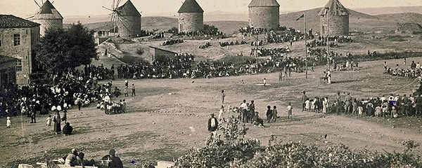 Yani megakentin en ünlü caddesi Bağdat Caddesi 1638 yılında bu ismi alır. Peki ‘zengin muhiti’ olması nasıl gerçekleşti?