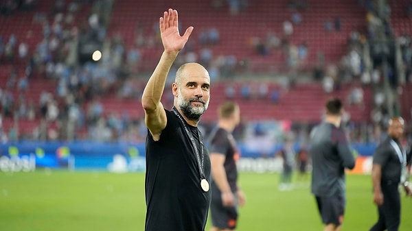 Basın toplantısında bir muhabir, Pep Guardiola'ya şu soruyu yöneltti: "İngiltere'de, 'A Milli Takım'ın teknik direktörü İngiliz olmalı' düşüncesi var. Bu görüşe katılıyor musunuz?"