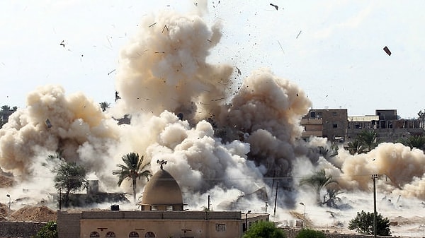 "Gazze'ye yaklaşık 80 bin bomba atıldı. Ayakta bina kalmayınca bu sefer çadırları bombalamaya başladılar. Yaklaşık 1 senedir bununla muhatap oluyoruz, Gazze'deki insanları izliyoruz. Oradaki ve şu anda zulüm altında nerede bir insan varsa, gerek dualarımızla gerek yardımlarımızla onlara yardımcı olmaya çalışıyorum. Nasipse buradan eğer bir miktar para kazanabileceksem bunu Gazze'deki kardeşlerimize ve ihtiyacı olan herkese bağışlamak istiyorum" ifadelerini kullandı.