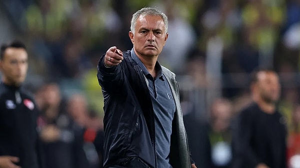 Jose Mourinho, "İkinci golde bazı takımlar için basit, bazıları için faul denilebilir. Arkadan itme var ama bazı takımlar için faul oluyor bizde olmadı." dedi.