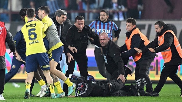 Trabzonspor taraftarı hakkında başlatılan soruşturma ise halen sürüyor.