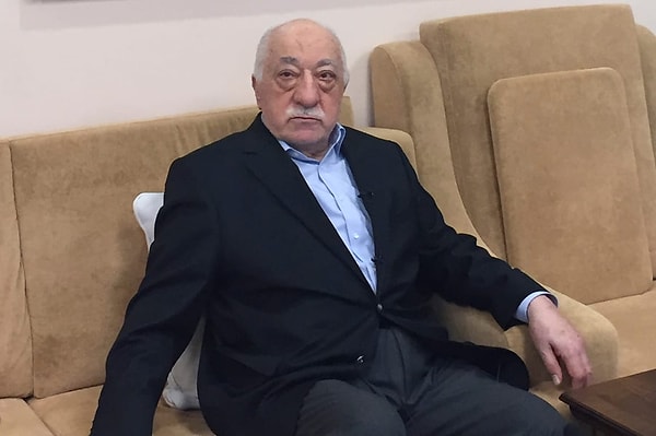 Fethullahçı terör örgütünün 15 Temmuz darbe girişimi sırasında Ankara'da şehit olan polis memuru Eyyüp Oğuz’un babası Tevfik Oğuz, Fethullah Gülen'in ölüm haberini değerlendirdi.