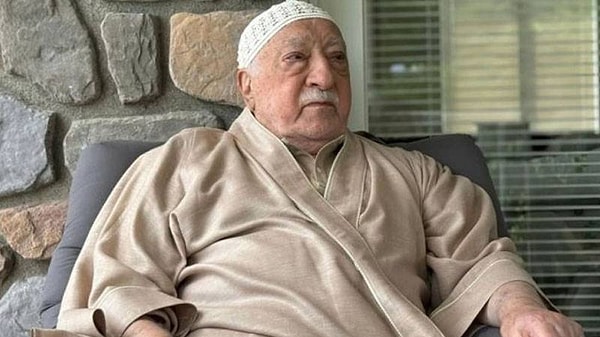 FETÖ elebaşı Fethullah Gülen, tedavi gördüğü hastanede 83 yaşında öldü. Terörist başının ölümünden sonra ülkemizde yapmış olduğu eylemler yeniden konuşulmaya başlandı.