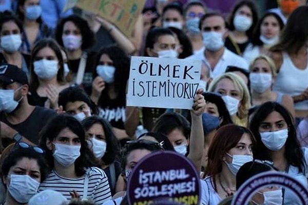 Her geçen gün artan kadın cinayetlerinin son adresi Adana oldu. Bugün Adana’da 3 kadın aynı anda öldürüldü!