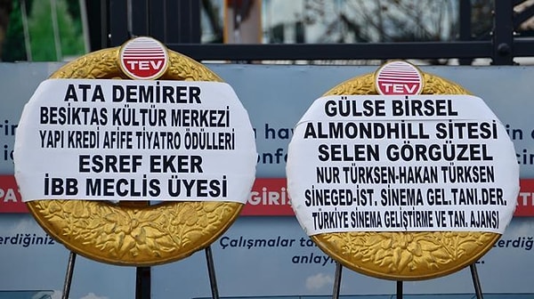 Vural Çelik'in cenazesi ünlü akınına uğrarken eski rol arkadaşları Ata Demirer ve Gülse Birsel'in cenazeye katılmayarak çelenk göndermesi ise hem dikkat hem tepki çekmişti.