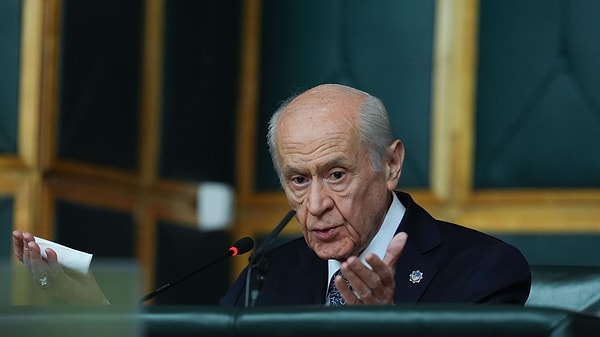 MHP Genel Başkanı Devlet Bahçeli, partisinin Meclis Gup Toplantısı'nda 'çözüm süreci' ile ilgili Türkiye gündemini sallayan bir açıklamaya imza attı.