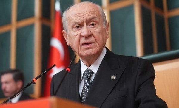 Neredeyse son 25 yılda her söylediği ile gündemi belirleyen, her söylediği ile bir süreci başlatan Bahçeli'nin bu kez nasıl bir gündemin fitilini ateşlediğini ise hep birlikte göreceğiz.