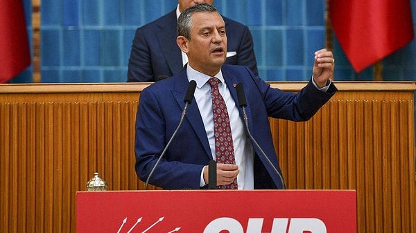 CHP Genel Başkanı Özgür Özel de partisinin grup toplantısında Bahçeli'nin çözüm süreci mesajlarını yorumladı.