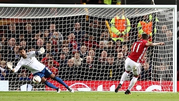 Volkan Demirel, "2-1'lik , 3-0'lık Manchester United galibiyetleri var. Genlerimizde bu var. Manchester United'ı yenebiliyoruz." açıklaması yaptı.