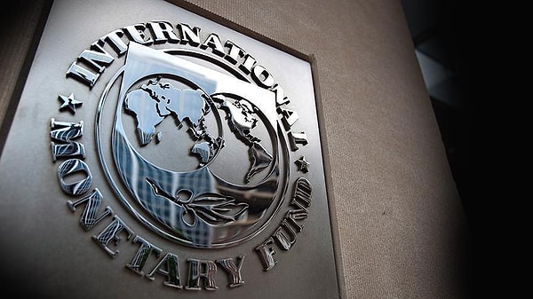 IMF Türkiye misyonu başkanı Jim Walsh, Türkiye’ye dair açıklamalarda bulundu. 2025’te artırılacak asgari ücrete yönelik uyarılarda bulunan Walsh, geçen yıl olduğu enflasyonun ciddi şekilde yükselmesine yol açacak artış yapılmaması gerektiğini ifade etti.