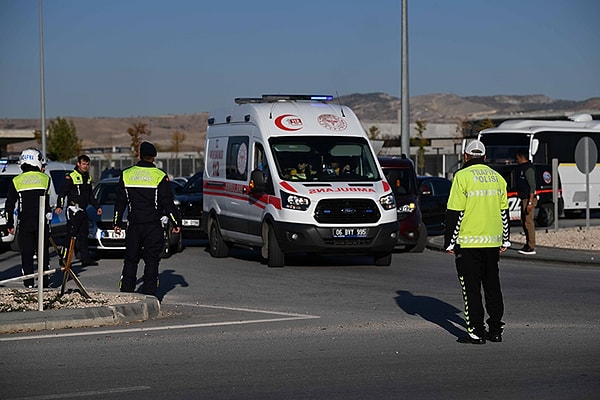 Ankara'da Savunma Sanayisinin kalbi TUSAŞ'ın 15 bine yakın kişinin çalıştığı tesisine terör saldırısı yapıldı.