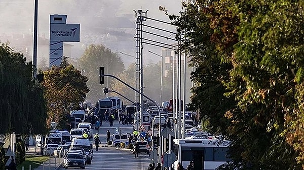 Geçtiğimiz saatlerde TUSAŞ'a yönelik düzenlenen terör saldırısı ülkemin gündemini derinden sarstı. Birçok ünlü isim, 5 şehidimiz 22 de yaralımızın olduğu saldırıya erişim engelini aşarak tepki gösterdi.