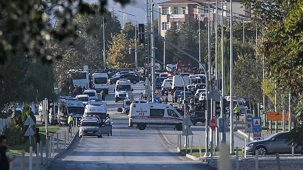 Ankara'da savunma sanayisinin kalbi TUSAŞ'a yapılan terör saldırısının ardından Türkiye'deki tüm havalimanlarında olası terör saldırılarına karşı harekete geçildi.